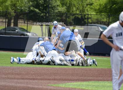 Thumbnail 2 in Corsicana vs. Lone Star Game 3 (UIL 5A Regional Semifinal) photogallery.