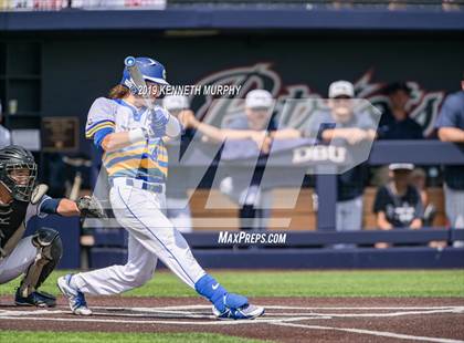 Thumbnail 2 in Corsicana vs. Lone Star Game 3 (UIL 5A Regional Semifinal) photogallery.