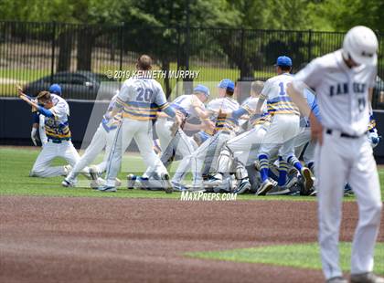 Thumbnail 1 in Corsicana vs. Lone Star Game 3 (UIL 5A Regional Semifinal) photogallery.