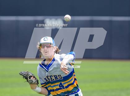 Thumbnail 1 in Corsicana vs. Lone Star Game 3 (UIL 5A Regional Semifinal) photogallery.