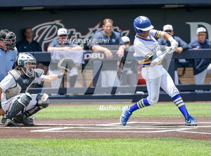 Thumbnail 2 in Corsicana vs. Lone Star Game 3 (UIL 5A Regional Semifinal) photogallery.