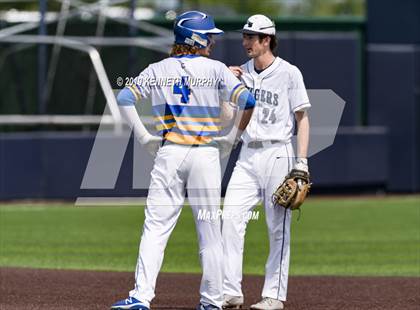 Thumbnail 1 in Corsicana vs. Lone Star Game 3 (UIL 5A Regional Semifinal) photogallery.