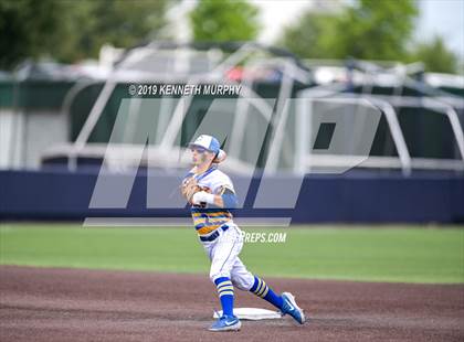 Thumbnail 3 in Corsicana vs. Lone Star Game 3 (UIL 5A Regional Semifinal) photogallery.