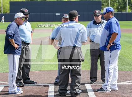 Thumbnail 2 in Corsicana vs. Lone Star Game 3 (UIL 5A Regional Semifinal) photogallery.
