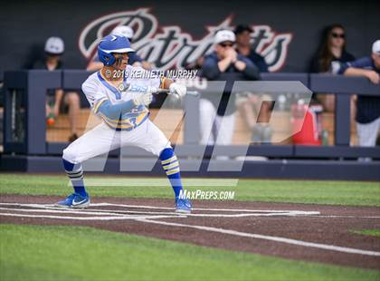 Thumbnail 2 in Corsicana vs. Lone Star Game 3 (UIL 5A Regional Semifinal) photogallery.