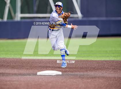 Thumbnail 3 in Corsicana vs. Lone Star Game 3 (UIL 5A Regional Semifinal) photogallery.