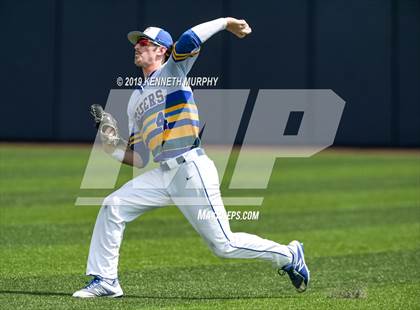 Thumbnail 2 in Corsicana vs. Lone Star Game 3 (UIL 5A Regional Semifinal) photogallery.