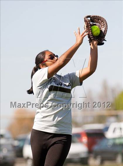 Thumbnail 3 in Weston Ranch vs. Modesto photogallery.