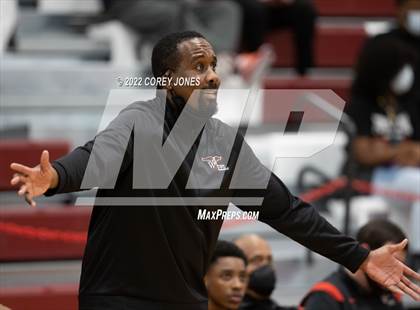 Thumbnail 2 in Woodward Academy vs Warner Robins (GHSAA 5A Round 1 Playoff) photogallery.