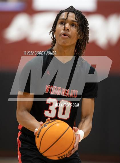 Thumbnail 3 in Woodward Academy vs Warner Robins (GHSAA 5A Round 1 Playoff) photogallery.