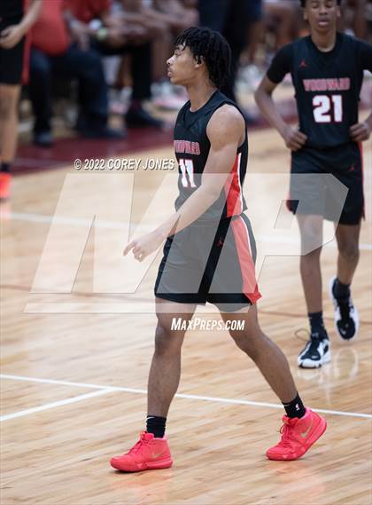 Thumbnail 3 in Woodward Academy vs Warner Robins (GHSAA 5A Round 1 Playoff) photogallery.