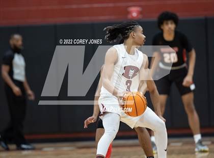 Thumbnail 2 in Woodward Academy vs Warner Robins (GHSAA 5A Round 1 Playoff) photogallery.