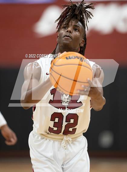 Thumbnail 2 in Woodward Academy vs Warner Robins (GHSAA 5A Round 1 Playoff) photogallery.