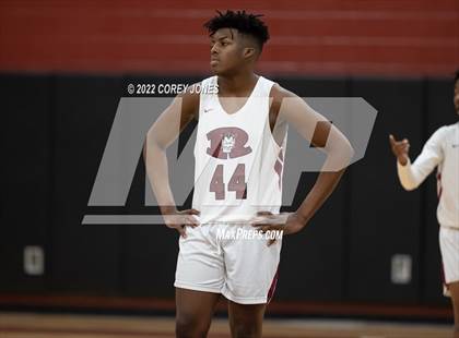 Thumbnail 2 in Woodward Academy vs Warner Robins (GHSAA 5A Round 1 Playoff) photogallery.