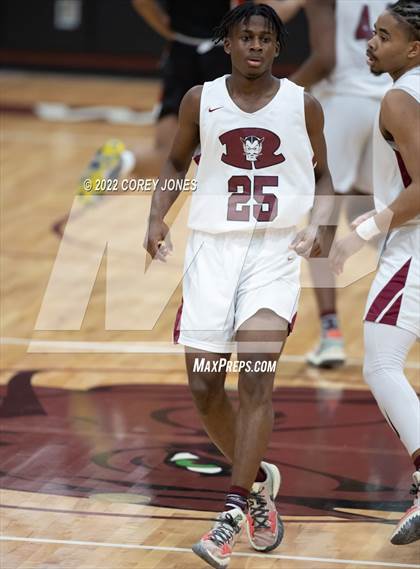 Thumbnail 3 in Woodward Academy vs Warner Robins (GHSAA 5A Round 1 Playoff) photogallery.
