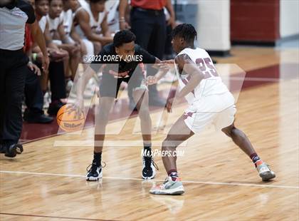 Thumbnail 3 in Woodward Academy vs Warner Robins (GHSAA 5A Round 1 Playoff) photogallery.
