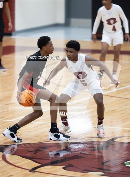 Thumbnail 2 in Woodward Academy vs Warner Robins (GHSAA 5A Round 1 Playoff) photogallery.