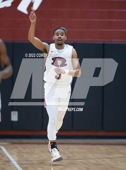 Thumbnail 1 in Woodward Academy vs Warner Robins (GHSAA 5A Round 1 Playoff) photogallery.