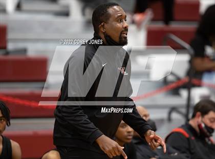 Thumbnail 3 in Woodward Academy vs Warner Robins (GHSAA 5A Round 1 Playoff) photogallery.