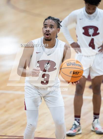 Thumbnail 3 in Woodward Academy vs Warner Robins (GHSAA 5A Round 1 Playoff) photogallery.