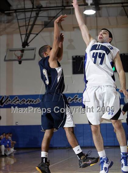 Thumbnail 2 in Notre Dame vs. Burbank (Burbank Tip-Off Classic) photogallery.