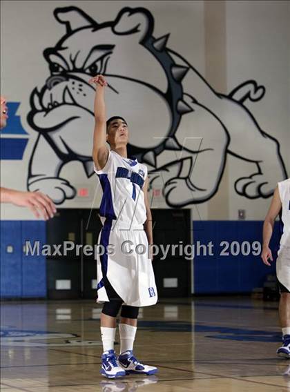 Thumbnail 2 in Notre Dame vs. Burbank (Burbank Tip-Off Classic) photogallery.