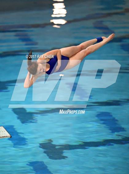 Thumbnail 2 in Coaches Invitational photogallery.