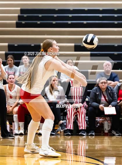 Thumbnail 3 in Crown Point vs. Carroll (IHSAA 4A Semifinal) photogallery.
