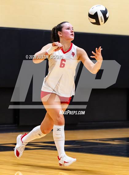 Thumbnail 1 in Crown Point vs. Carroll (IHSAA 4A Semifinal) photogallery.