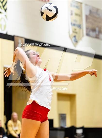 Thumbnail 3 in Crown Point vs. Carroll (IHSAA 4A Semifinal) photogallery.