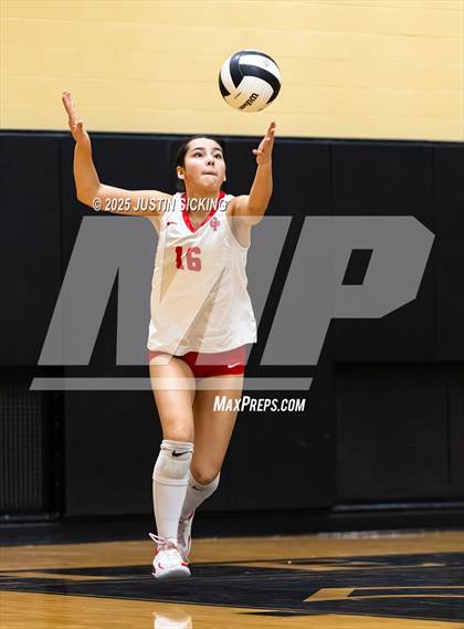 Thumbnail 3 in Crown Point vs. Carroll (IHSAA 4A Semifinal) photogallery.