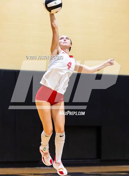 Thumbnail 3 in Crown Point vs. Carroll (IHSAA 4A Semifinal) photogallery.