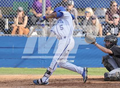 Thumbnail 2 in Carlsbad vs. Eastlake (CIF SDS D1 Semifinal) photogallery.