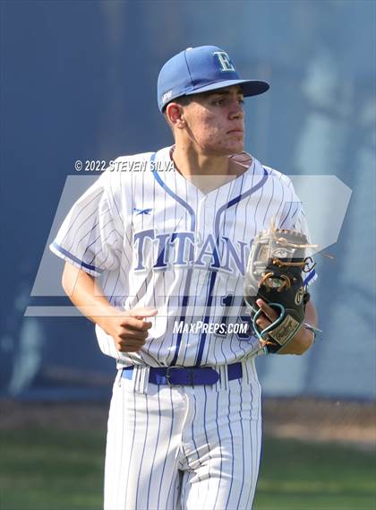 Thumbnail 3 in Carlsbad vs. Eastlake (CIF SDS D1 Semifinal) photogallery.