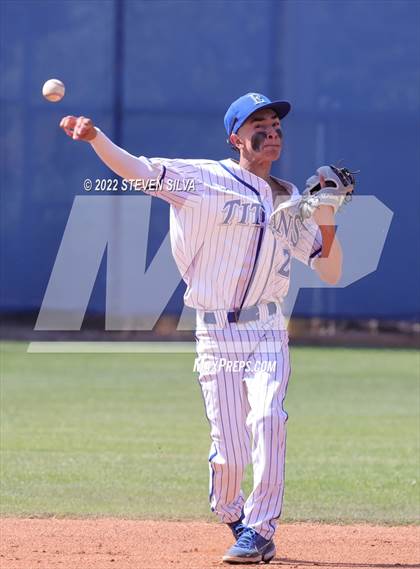 Thumbnail 2 in Carlsbad vs. Eastlake (CIF SDS D1 Semifinal) photogallery.