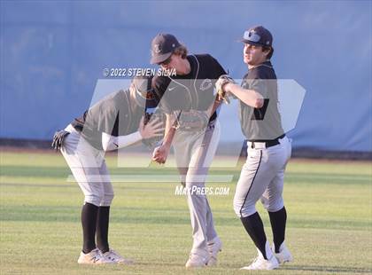 Thumbnail 2 in Carlsbad vs. Eastlake (CIF SDS D1 Semifinal) photogallery.