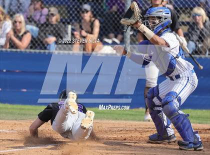 Thumbnail 3 in Carlsbad vs. Eastlake (CIF SDS D1 Semifinal) photogallery.