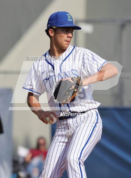 Thumbnail 2 in Carlsbad vs. Eastlake (CIF SDS D1 Semifinal) photogallery.