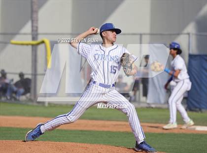 Thumbnail 3 in Carlsbad vs. Eastlake (CIF SDS D1 Semifinal) photogallery.