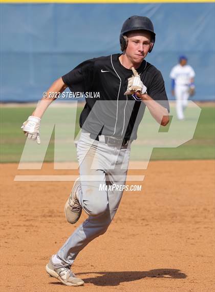 Thumbnail 3 in Carlsbad vs. Eastlake (CIF SDS D1 Semifinal) photogallery.