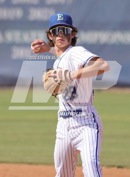 Thumbnail 1 in Carlsbad vs. Eastlake (CIF SDS D1 Semifinal) photogallery.