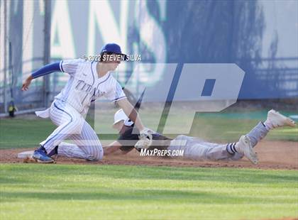 Thumbnail 2 in Carlsbad vs. Eastlake (CIF SDS D1 Semifinal) photogallery.