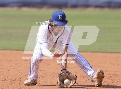 Thumbnail 3 in Carlsbad vs. Eastlake (CIF SDS D1 Semifinal) photogallery.