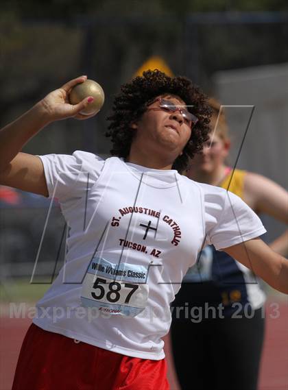Thumbnail 3 in Willie Williams Classic photogallery.