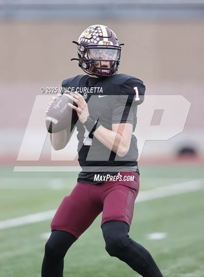 Thumbnail 1 in Dripping Springs @ Medina Valley (UIL 6A D2 Football Regional Playoff) photogallery.