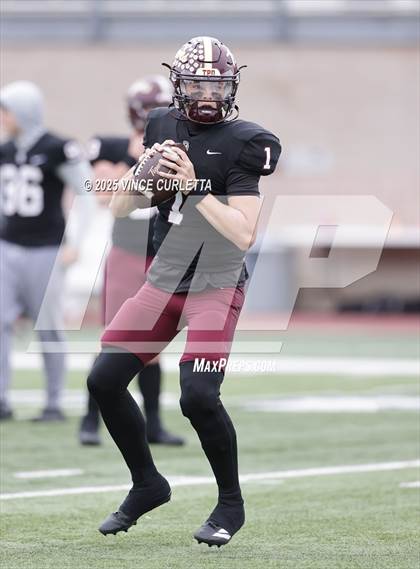 Thumbnail 2 in Dripping Springs @ Medina Valley (UIL 6A D2 Football Regional Playoff) photogallery.