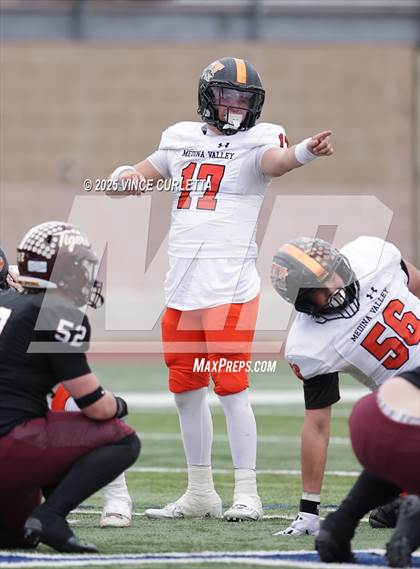 Thumbnail 2 in Dripping Springs @ Medina Valley (UIL 6A D2 Football Regional Playoff) photogallery.