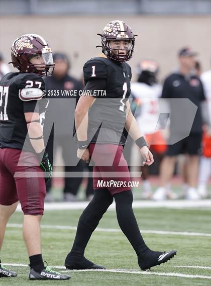 Thumbnail 2 in Dripping Springs @ Medina Valley (UIL 6A D2 Football Regional Playoff) photogallery.