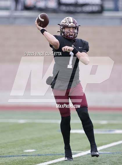 Thumbnail 1 in Dripping Springs @ Medina Valley (UIL 6A D2 Football Regional Playoff) photogallery.