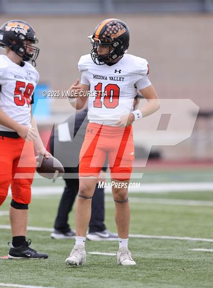 Thumbnail 2 in Dripping Springs @ Medina Valley (UIL 6A D2 Football Regional Playoff) photogallery.